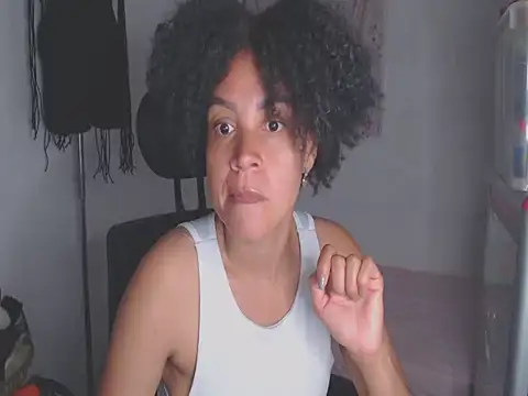shayna cute online show from 10, 5, 2026