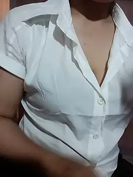 Snapshot of Sara_pusyy chatting on 4, 6, 2026 Sara pusyy online show from 4, 6, 2026