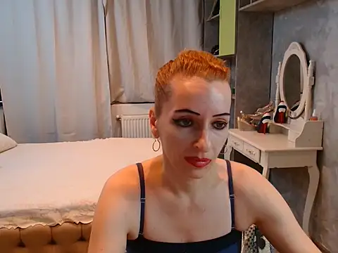 AnneDevrim online show from 12, 11, 2025