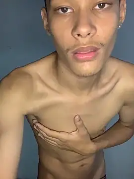 Snapshot of novinholimah chatting on 5, 11, 2025 novinholimah online show from 5, 11, 2025