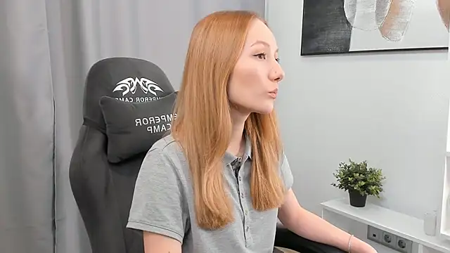 NikoleOwen online show from 15, 11, 2025