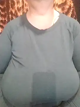 Snapshot of MyHoneyKira chatting on 10, 11, 2025 MyHoneyKira online show from 10, 11, 2025