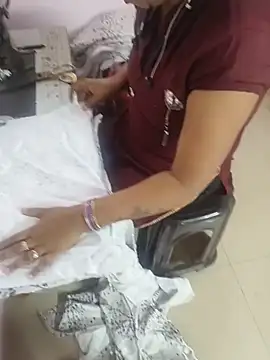 Snapshot of Lailamajnu1996 chatting on 12, 1, 2026 Lailamajnu1996 online show from 12, 1, 2026