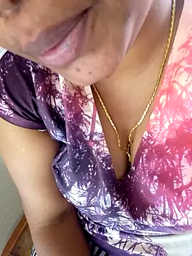 Snapshot of Mathi_cam chatting on 22, 11, 2025 Mathi cam online show from 22, 11, 2025