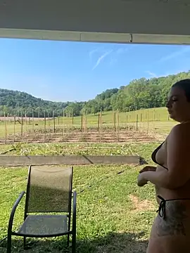Snapshot of thickfarmtwat chatting on 19, 5, 2026 thickfarmtwat online show from 19, 5, 2026