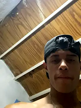 Snapshot of meliodas_23cm chatting on 1, 12, 2025 meliodas 23cm online show from 1, 12, 2025