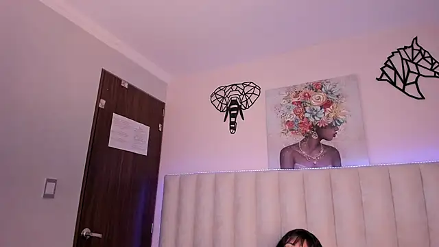 Isabella Crofts online show from 17, 12, 2025