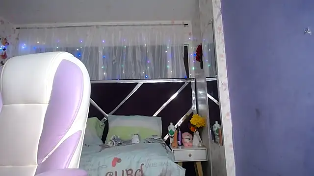 Santy bigcock 01 online show from 14, 5, 2026