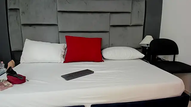 CatleyaSmith online show from 12, 1, 2026