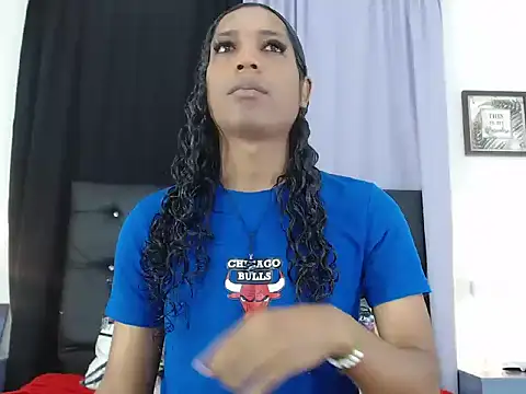 MiaCoock online show from 12, 11, 2025