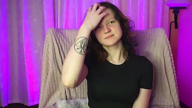 LatinaHuguenin online show from 19, 3, 2026