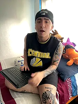 Snapshot of Nesukke chatting on 5, 11, 2025 Nesukke online show from 5, 11, 2025