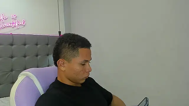 Liams18 online show from 20, 12, 2025