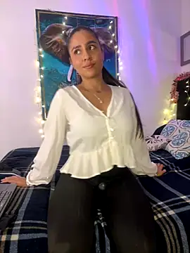 Snapshot of alisaa_jhons1 chatting on 30, 11, 2025 alisaa jhons1 online show from 30, 11, 2025