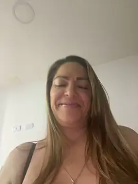 Snapshot of kamila_Vixen chatting on 5, 11, 2025 kamila Vixen online show from 5, 11, 2025