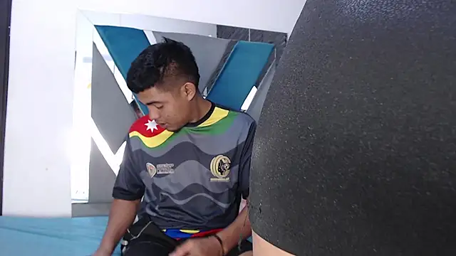 Naty And Maxx online show from 18, 12, 2025