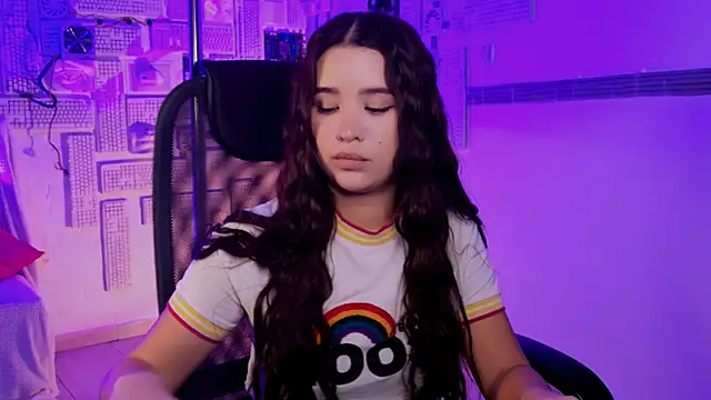 AnnaGarcias  online show from 6, 11, 2025