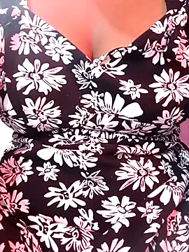 Snapshot of Rihasna chatting on 6, 11, 2025 Rihasna online show from 6, 11, 2025