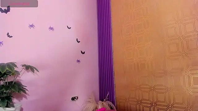 Snapshot of valen_gill chatting on 6, 11, 2025 valen gill online show from 6, 11, 2025