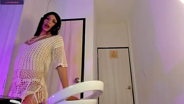 Dominique Rae online show from 19, 6, 2026