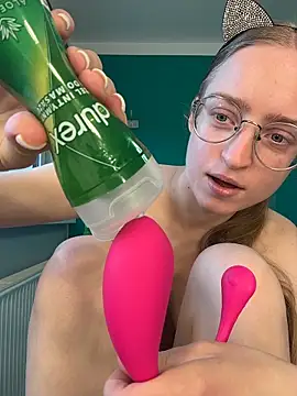 Snapshot of EveLunny chatting on 17, 6, 2026 EveLunny online show from 17, 6, 2026