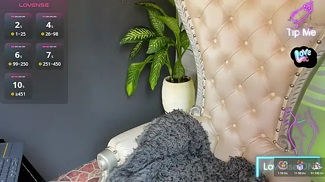 Emmafranco online show from 8, 11, 2025