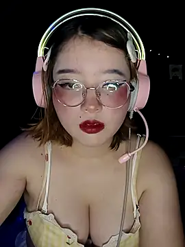 Snapshot of Michi_sauria1 chatting on 13, 11, 2025 Michi sauria1 online show from 13, 11, 2025