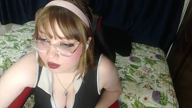 Snapshot of Michi_sauria1 chatting on 15, 12, 2025 Michi sauria1 online show from 15, 12, 2025