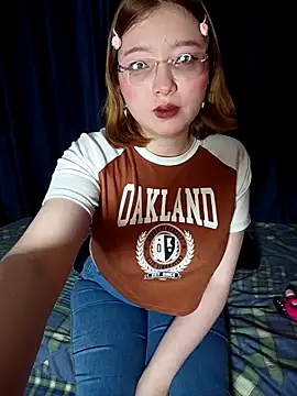 Snapshot of Michi_sauria1 chatting on 18, 12, 2025 Michi sauria1 online show from 18, 12, 2025