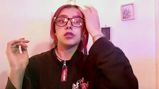 Snapshot of vaiolet_johansson chatting on 17, 11, 2025 vaiolet johansson online show from 17, 11, 2025