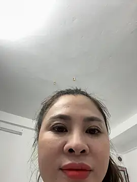 Snapshot of hellela-a chatting on 8, 11, 2025 hellela-a online show from 8, 11, 2025