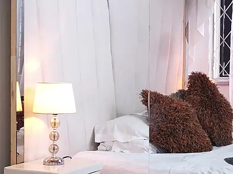 MarianaVillaloboz online show from 12, 11, 2025