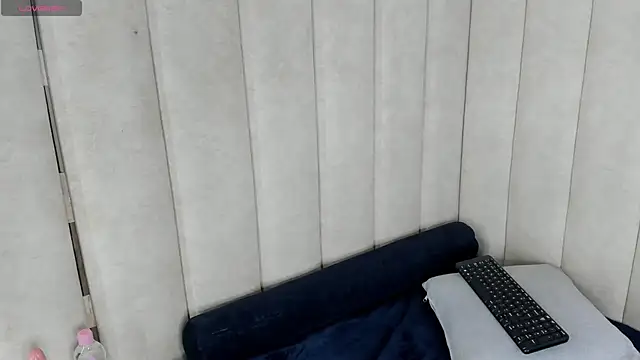 Snapshot of TifanyGrey chatting on 6, 11, 2025 TifanyGrey online show from 6, 11, 2025