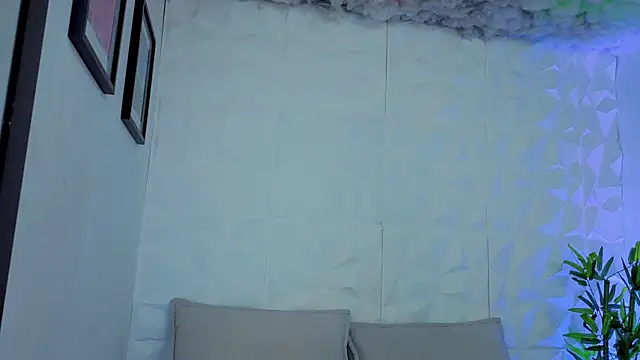 AuroraLanee  online show from 2, 12, 2025