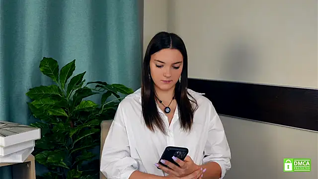 MathaMcrae online show from 8, 11, 2025