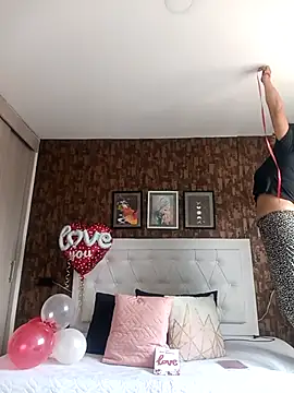 LorieFerrer online show from 10, 2, 2025