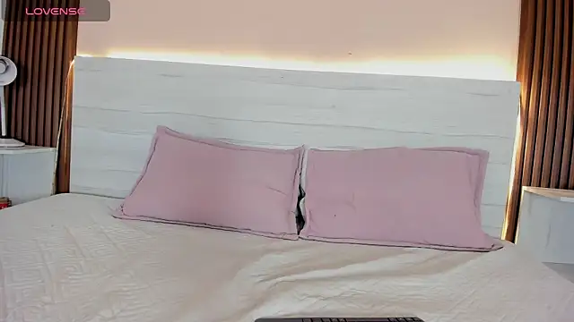 Snapshot of esmeralda_4_ chatting on 7, 11, 2025 esmeralda 4 online show from 7, 11, 2025