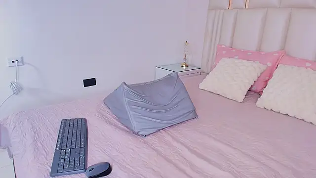 alanarose18 online show from 9, 4, 2026