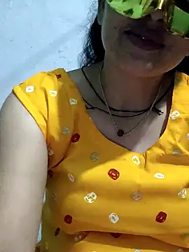 Snapshot of Piya_Bakshi chatting on 4, 5, 2026 Piya Bakshi online show from 4, 5, 2026