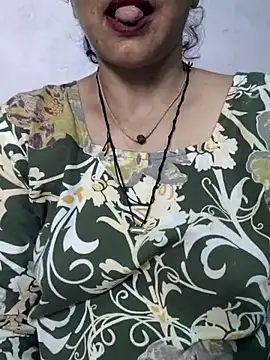 Snapshot of Piya_Bakshi chatting on 18, 5, 2026 Piya Bakshi online show from 18, 5, 2026