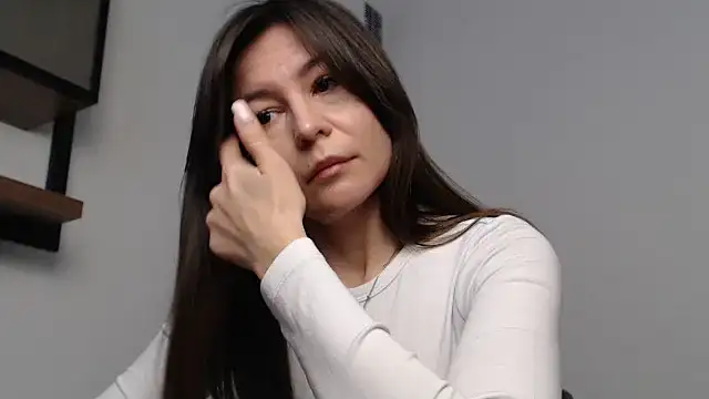 Veronichkaaa online show from 13, 3, 2026