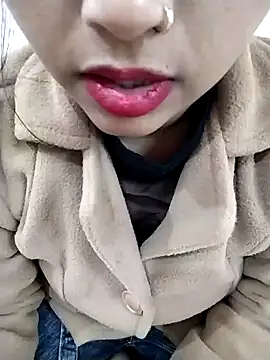 Sexy Divya   online show from 16, 12, 2025