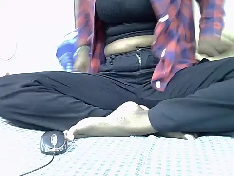 Snapshot of Mleng7677 chatting on 12, 11, 2025 Mleng7677 online show from 12, 11, 2025