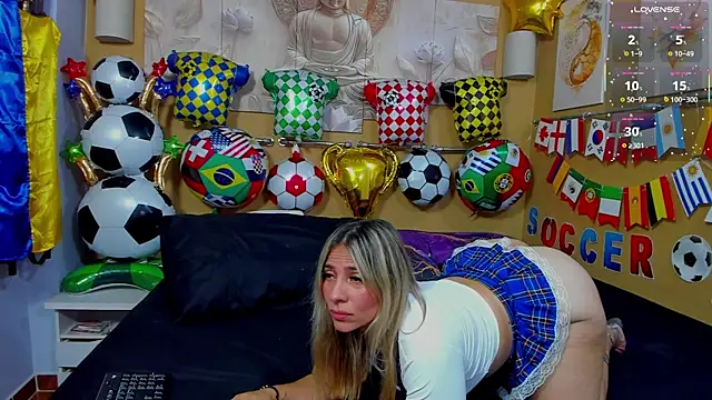 Snapshot of CamilaBliss chatting on 20, 6, 2026 CamilaBliss online show from 20, 6, 2026