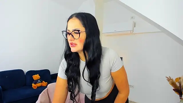 Snapshot of AnyaEvy chatting on 2, 3, 2026 AnyaEvy online show from 2, 3, 2026