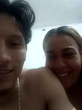 Snapshot of xXAndreyAndMariaXx chatting on 15, 11, 2025 xXAndreyAndMariaXx online show from 15, 11, 2025