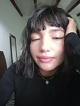 Snapshot of Luna_juicy chatting on 4, 12, 2025 Luna juicy online show from 4, 12, 2025