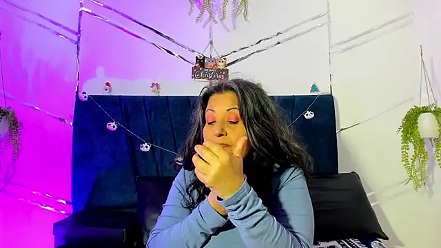 Victoriaa Anderson online show from 22, 12, 2025