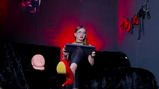 MartinaStones online show from 3, 12, 2025