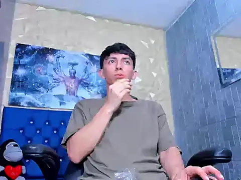 ElanGiraldo online show from 12, 4, 2026